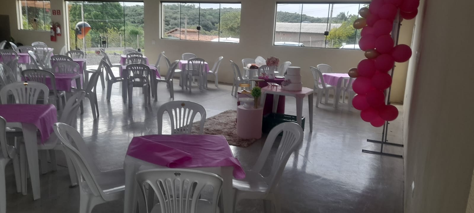 Salão preparado para festa de aniversário